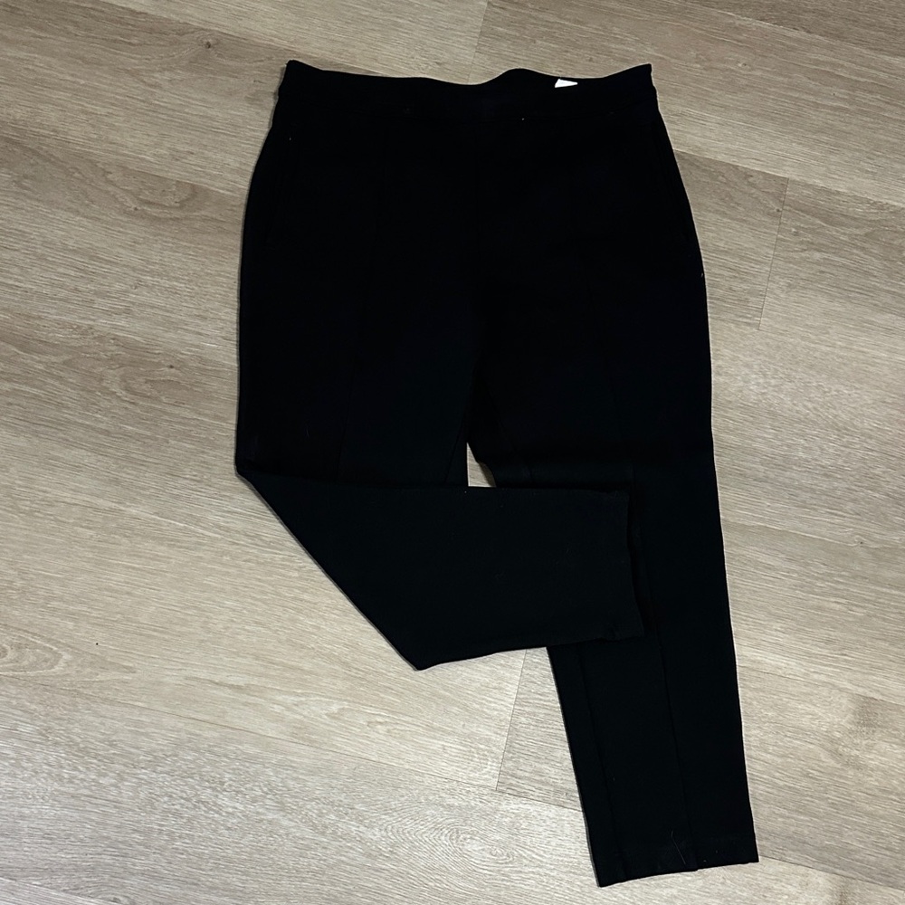 Joe Fresh Classic Black Capris
